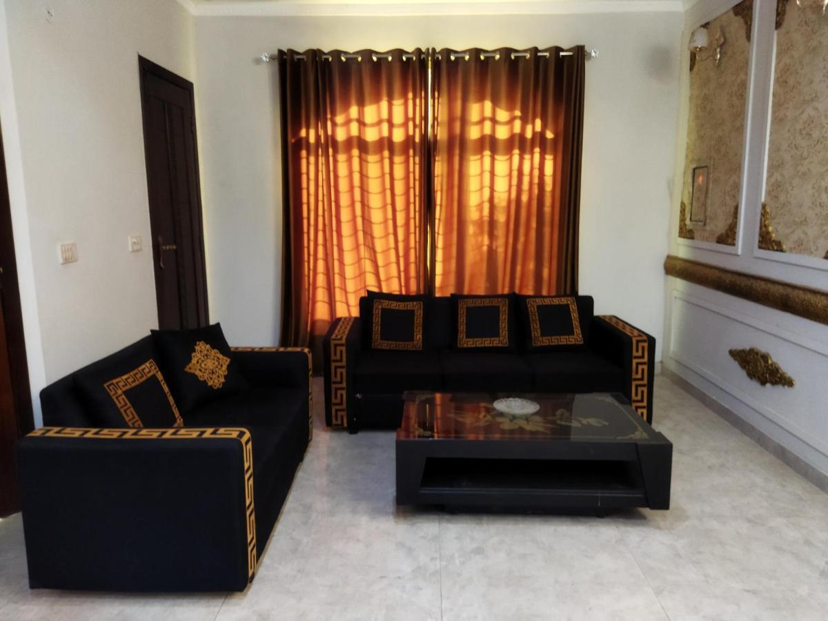 Furnished Private Ground Floor - Pasha House Apartment Lahore Luaran gambar