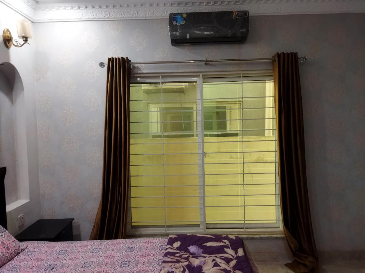 Furnished Private Ground Floor - Pasha House Apartment Lahore Luaran gambar